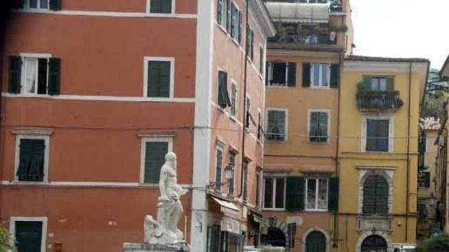 Città tutta chiusa a Ferragosto Traversi: basta, ora si cambia