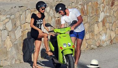 Il relax della Hunziker all’Elba dopo la caduta 