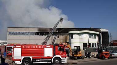 Incendio alla Resnea, vietato il consumo di ortaggi prodotti nella zona 