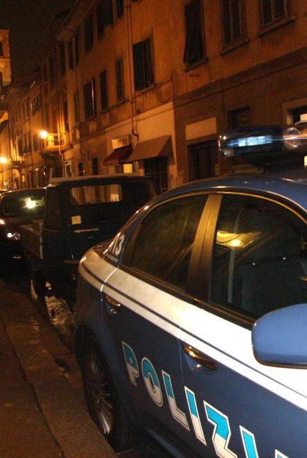 Denunciato il falso poliziotto con pistola e walkie talkie