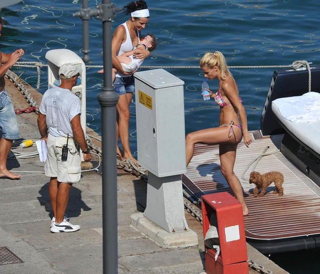 Vacanze sull’isola per la Hunziker e Tomaso Trussardi 