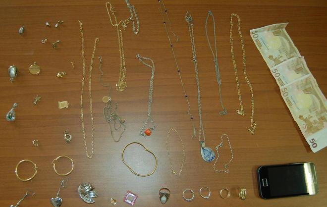 Sorprende in casa i ladri poi è un corri e fuggi 