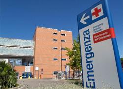 17enne in coma etilico, anziché soccorrerlo lo filmano 