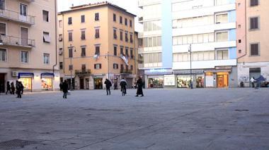 Dopo via Oberdan, ratti anche in piazza Cavallotti 