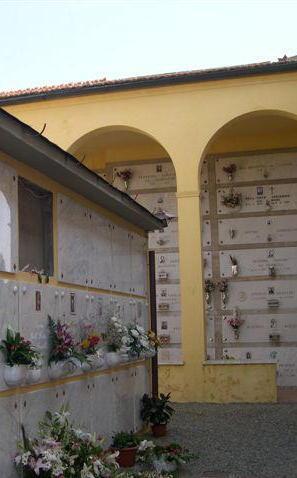 Spending review al cimitero: vietato prenotare i loculi 