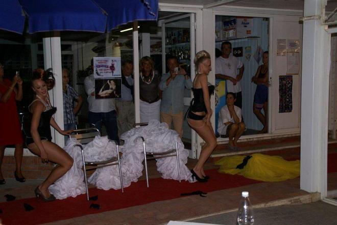 Successo della cena Burlesque al bagno Europa 
