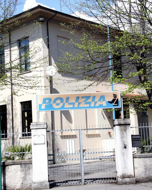 Famiglia russa derubata mentre fa il bagno in piscina 