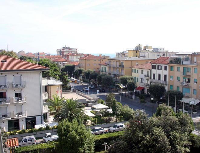 Gli albergatori? Tornino a scuola 
