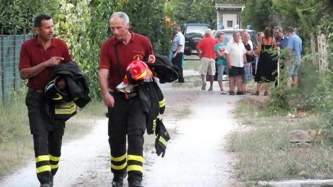 I funerali dell’uomo folgorato mentre puliva la piscina