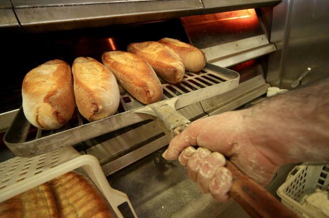 Non ha i soldi, chiede il pane, il fornaio glielo regala 