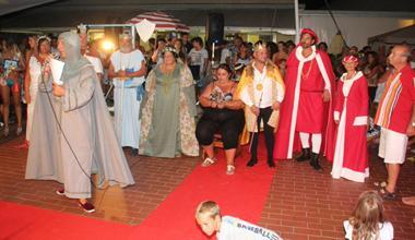 Ai bagni Tirreno come nel '400, tra castelli e abiti d'epoca 