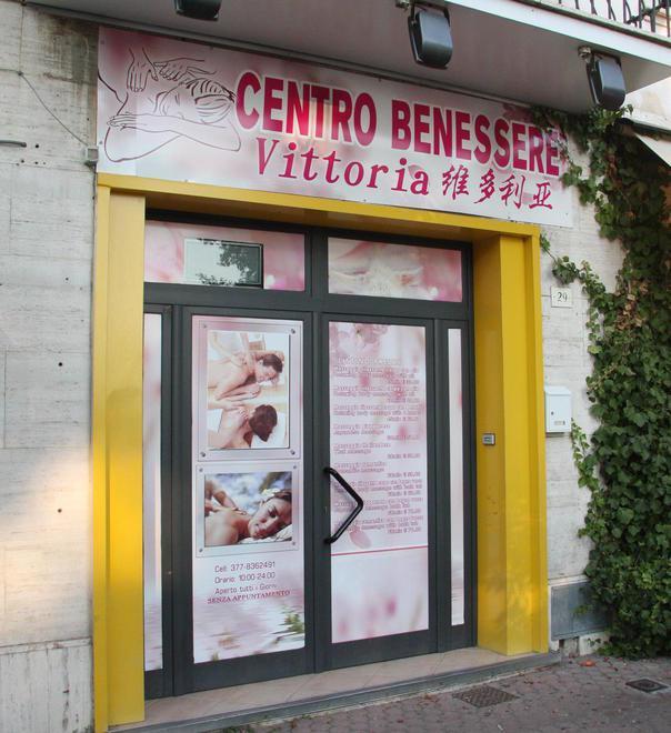 Mancano i requisiti: chiusi dai vigili due centri estetici