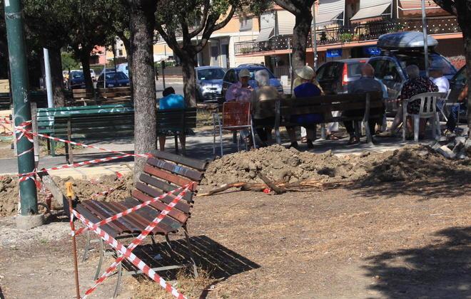 Fermi i lavori in piazza delle Regioni
