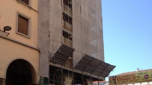 Ma il restyling dei portici è in ritardo
