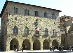 L’assordante silenzio della politica sulle scelte che devono rilanciare la città 