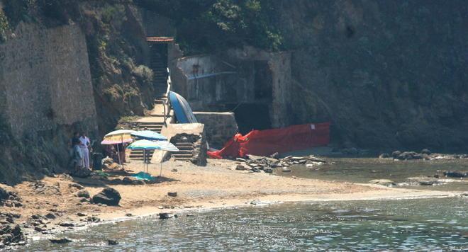 Muore mentre fa il bagno nel mare di Castiglioncello 