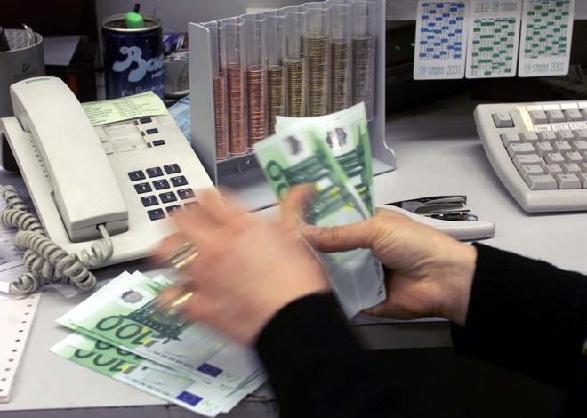 «Guadagni estivi mangiati dalle banche» 