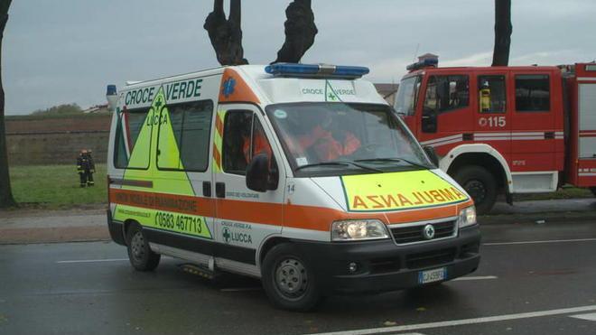 Strade chiuse in seguito a due incendi