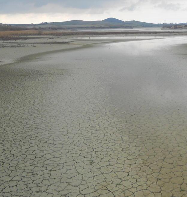 Il lago scomparso: accuse bipartisan a Provincia e Solvay 