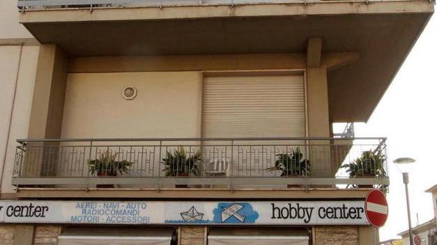 Striscione di protesta in via Masini