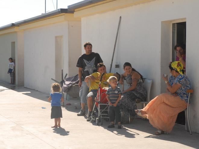 Rom in fuga: «Minacce di morte ai bambini» 