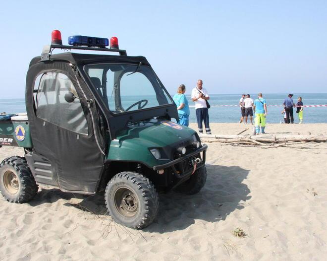 Trovato morto sulla spiaggia di Marina di Vecchiano, è un suicidio 