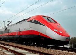 Mille persone in due giorni a vedere il Frecciarossa 1000 