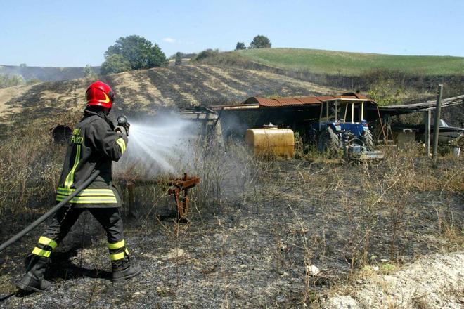 Distrutti dal fuoco settanta ettari tra Castelfiorentino e Certaldo 