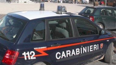 Bancomat inceppato per rubare il denaro, gli utenti chiamano i carabinieri