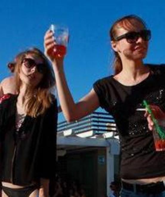 Cene, bottiglie di champagne e trattamenti benessere