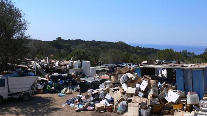 Spazzatura a Giannutri «Intervenga la Regione»