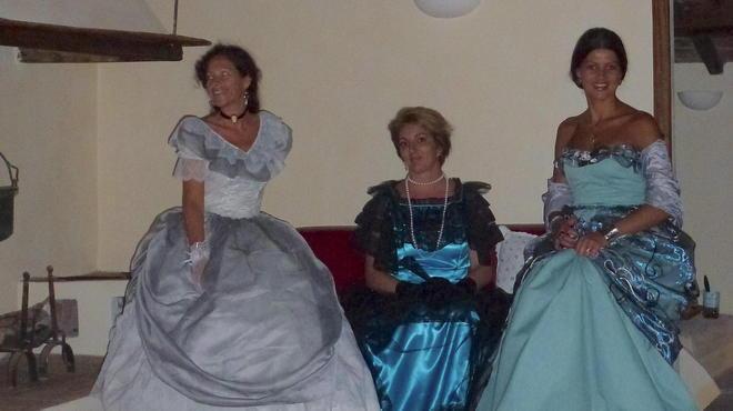 Sfilata d’epoca nella casa museo di Castelnuovo