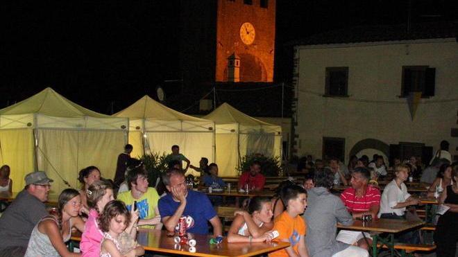 Festa della birra ad Artimino in compagnia di equilibristi e falconieri
