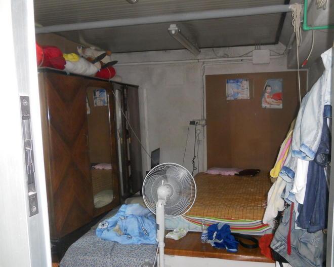 Il caldo e il rumore fanno scoprire laboratorio-dormitorio cinese 