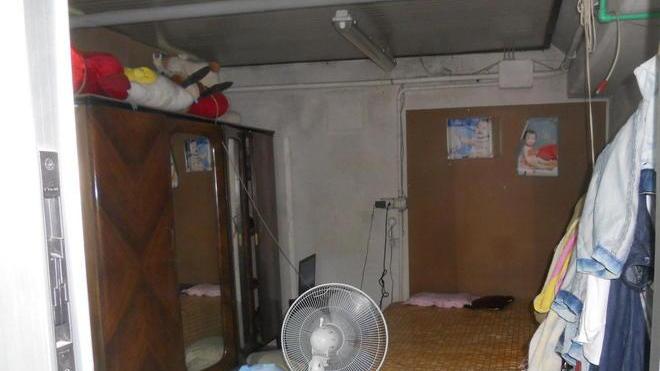 Il caldo e il rumore fanno scoprire laboratorio-dormitorio cinese