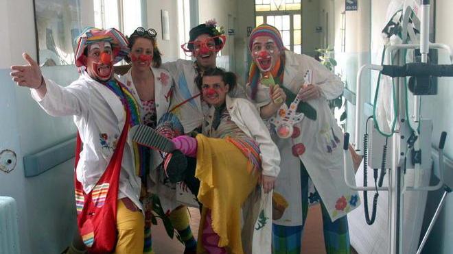 Un corso per diventare clown e alleviare il dolore dei bimbi