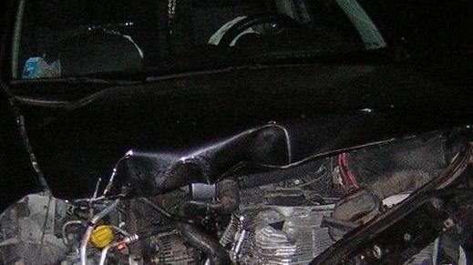 Si mette alla guida ubriaca e provoca un incidente