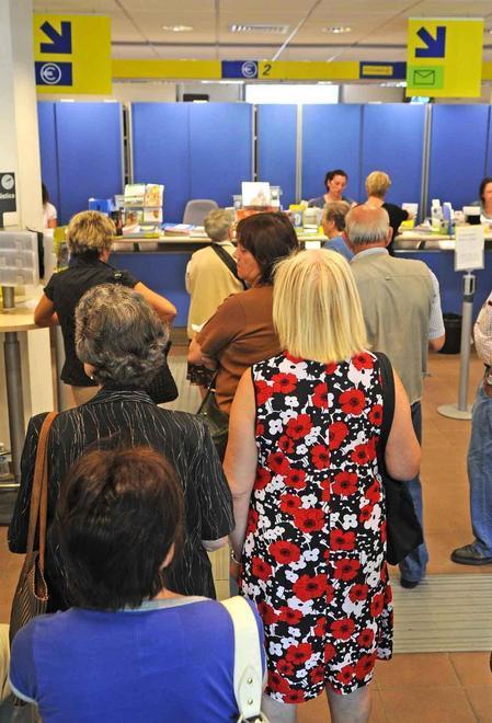 Ufficio postale, 300 firme per non chiuderlo 