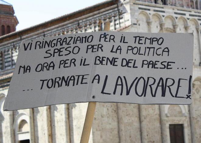 Tassa di soggiorno, protesta in piazza 
