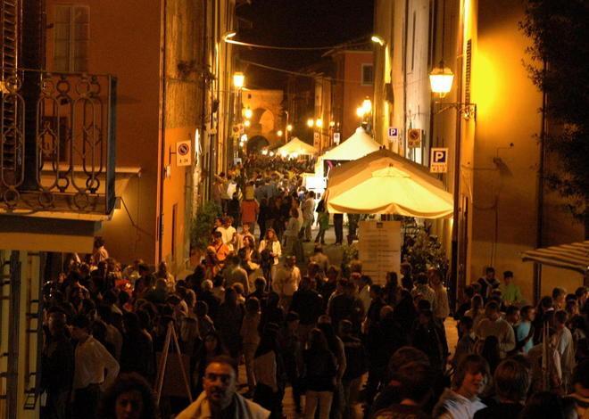 Dieci giorni di festa con il buon vino a prezzi contenuti 