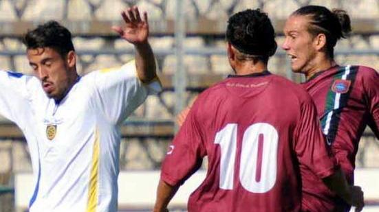 Carrarese opaca, si salva nel finale
