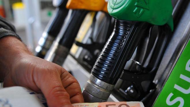 Caro benzina, alla Esso i prezzi più bassi