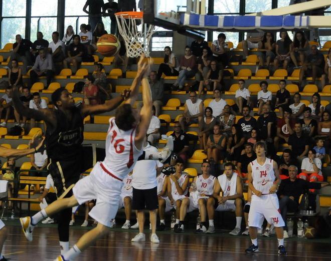 Arcanthea supera (85-80) gli americani della Bryant University 