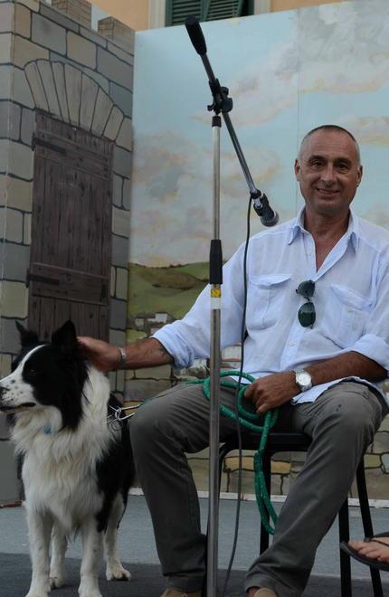 Il mondo visto attraverso gli occhi di un cane felice