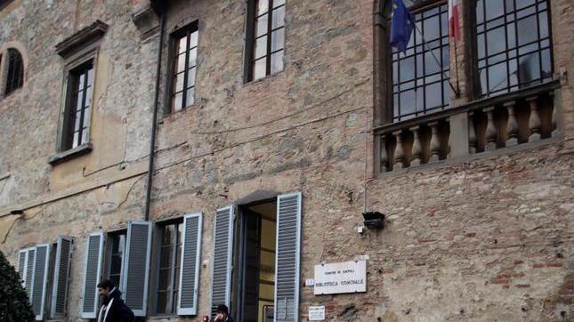 Domani riapre la biblioteca Fucini