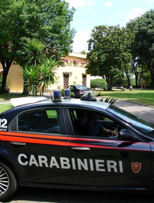 «Aiuto, i ladri sono entrati in casa mia» 