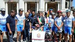 Arrivato a Roma il bambino disabile che ha fatto il viaggio in bici