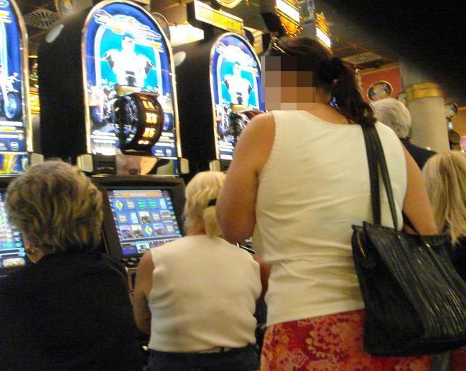 Videopoker vietati vicini a chiese e scuole, bar e tabaccai all’attacco 