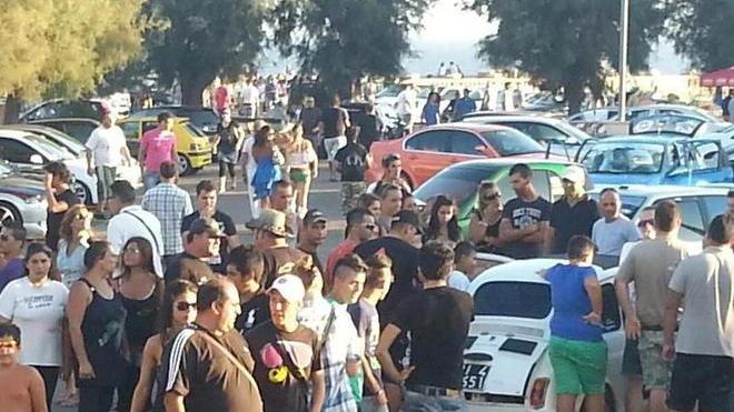 Musica a palla in piazza, dure proteste