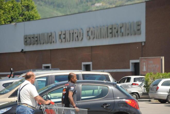 Servizi di vigilanza privata nei punti Coop ed Esselunga